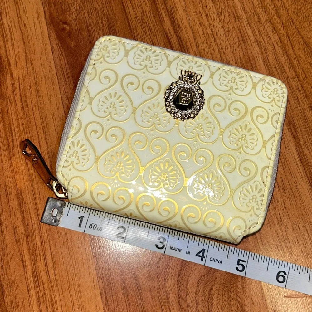 NWT Anna Sui Zip Around Wallet